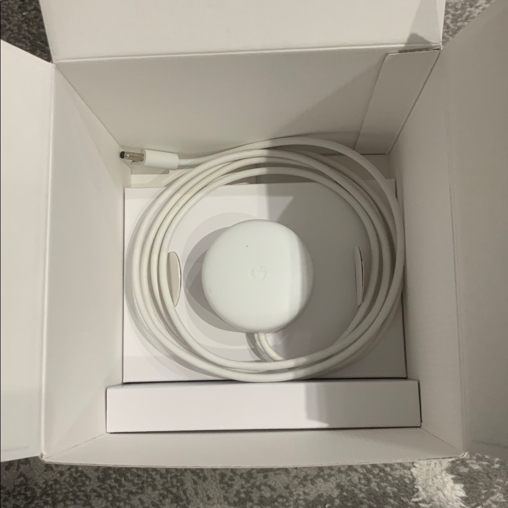Google Wi-Fi Mesh Router - Picture 7 of 13